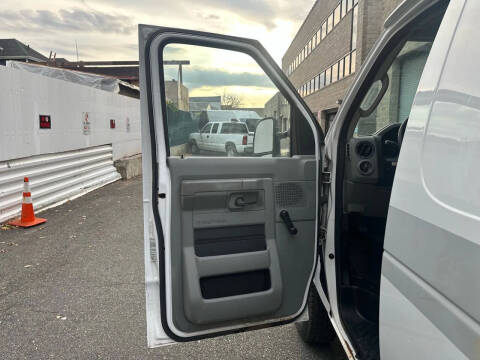 2010 Ford E-Series E-250