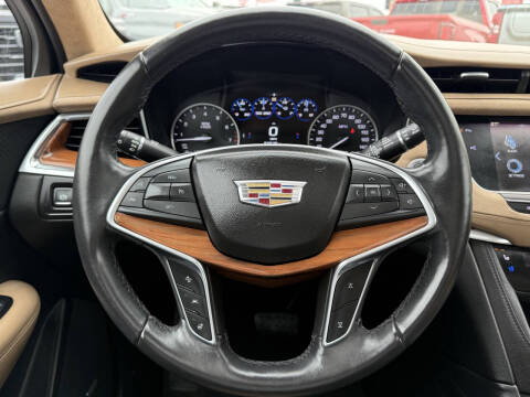 2017 Cadillac XT5 Platinum