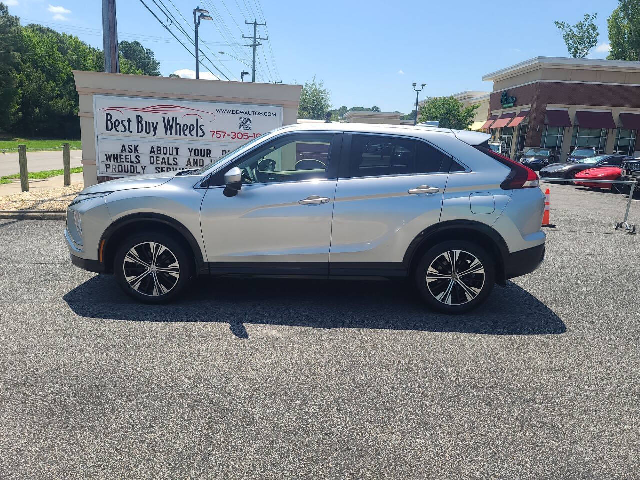 View vehicle photo 5