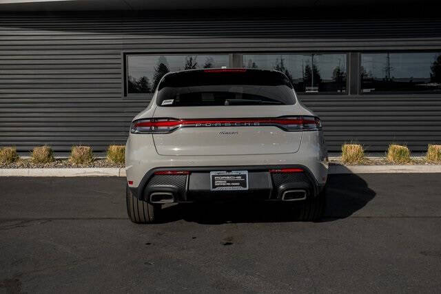 2022 Porsche Macan