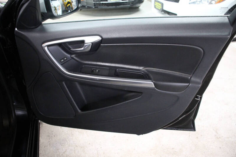 2012 Volvo S60 T6 R-Design