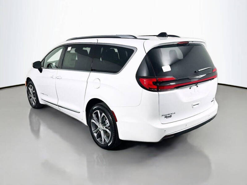 2026 Chrysler Pacifica Pinnacle