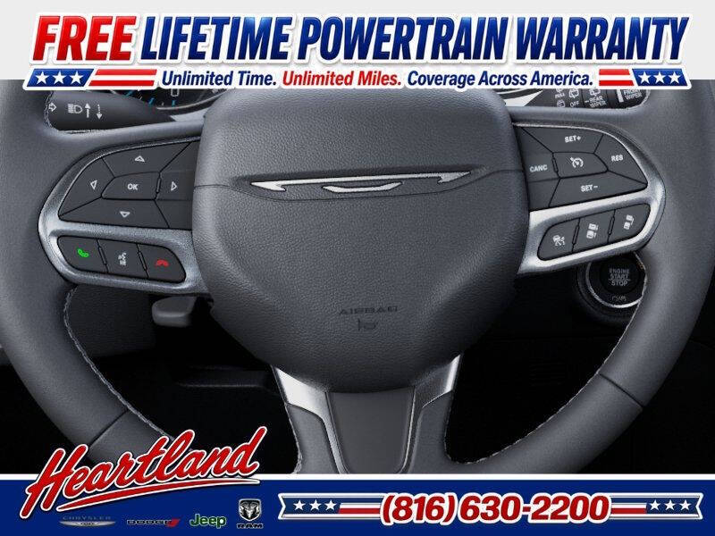 2027 Chrysler Pacifica Select