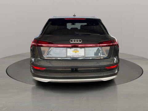 2019 Audi e-tron quattro Premium Plus