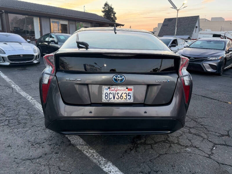 2018 Toyota Prius Two
