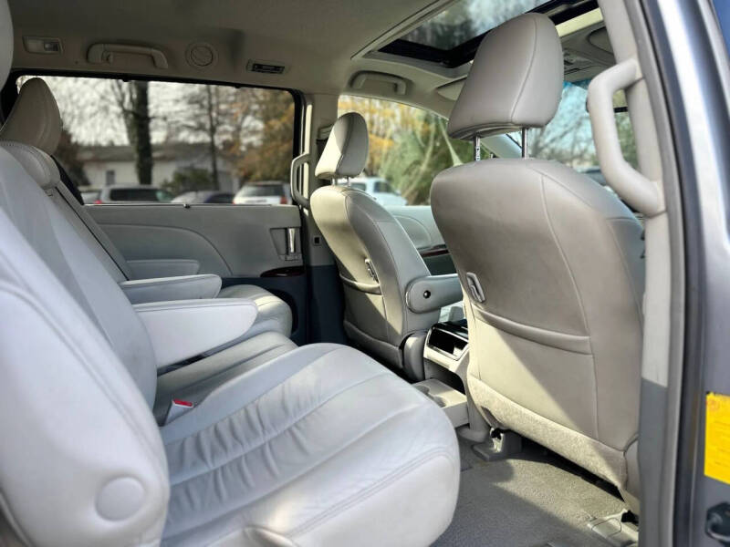 2011 Toyota Sienna