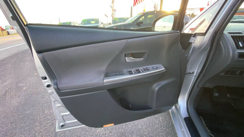 2012 Toyota Prius v Five