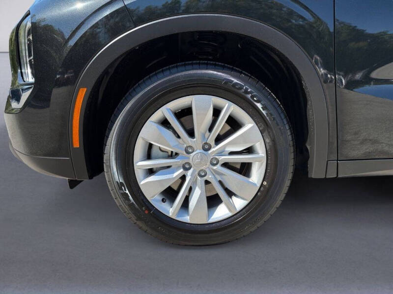 2025 Mitsubishi Outlander ES