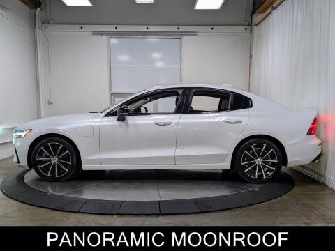 2023 Volvo S60 Recharge T8 Core Dark Theme