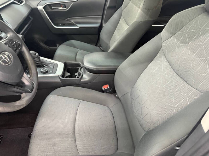 2020 Toyota RAV4 Hybrid XLE