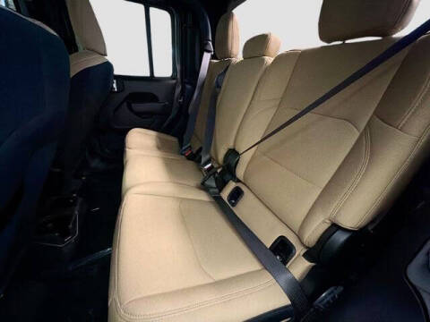 2022 Jeep Gladiator Sport