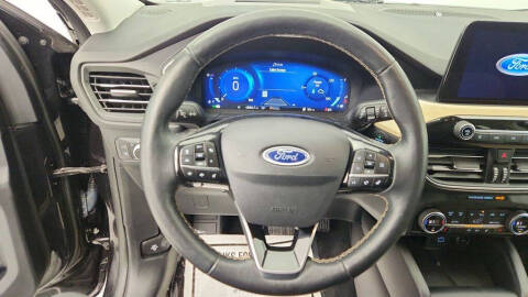 2021 Ford Escape Hybrid Titanium