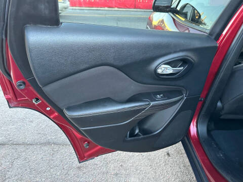 2015 Jeep Cherokee Sport