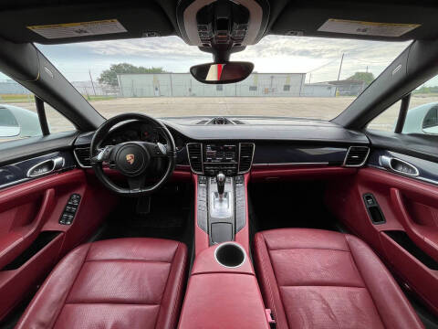 2014 Porsche Panamera 4
