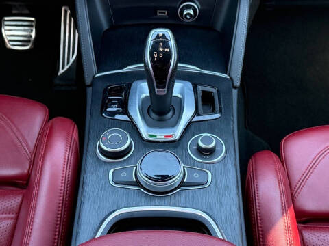 2022 Alfa Romeo Stelvio Sprint