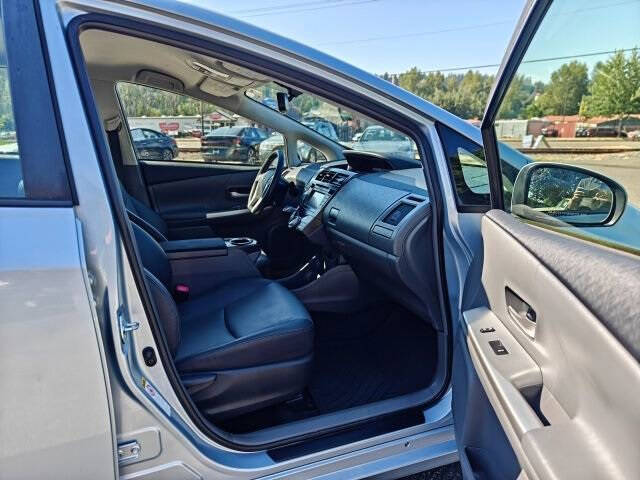 2013 Toyota Prius v Five