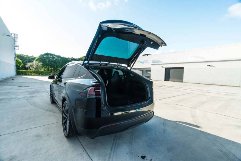 2022 Tesla Model X Plaid