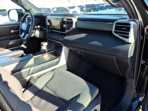 2025 Toyota Sequoia SR5