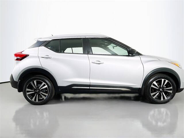 2019 Nissan Kicks SR