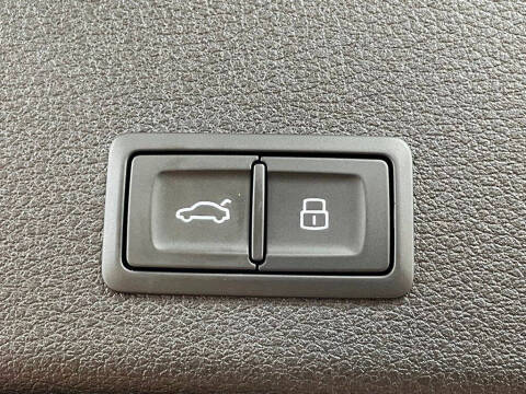 2024 Audi Q8 e-tron quattro Premium Plus