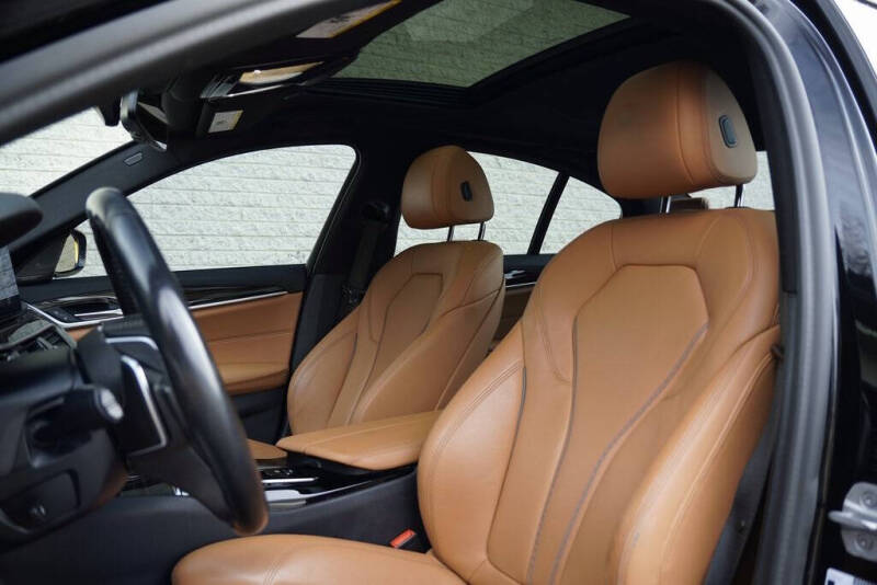 2021 BMW 5 Series 530i