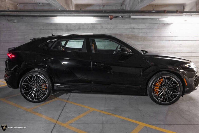 2025 Lamborghini Urus SE