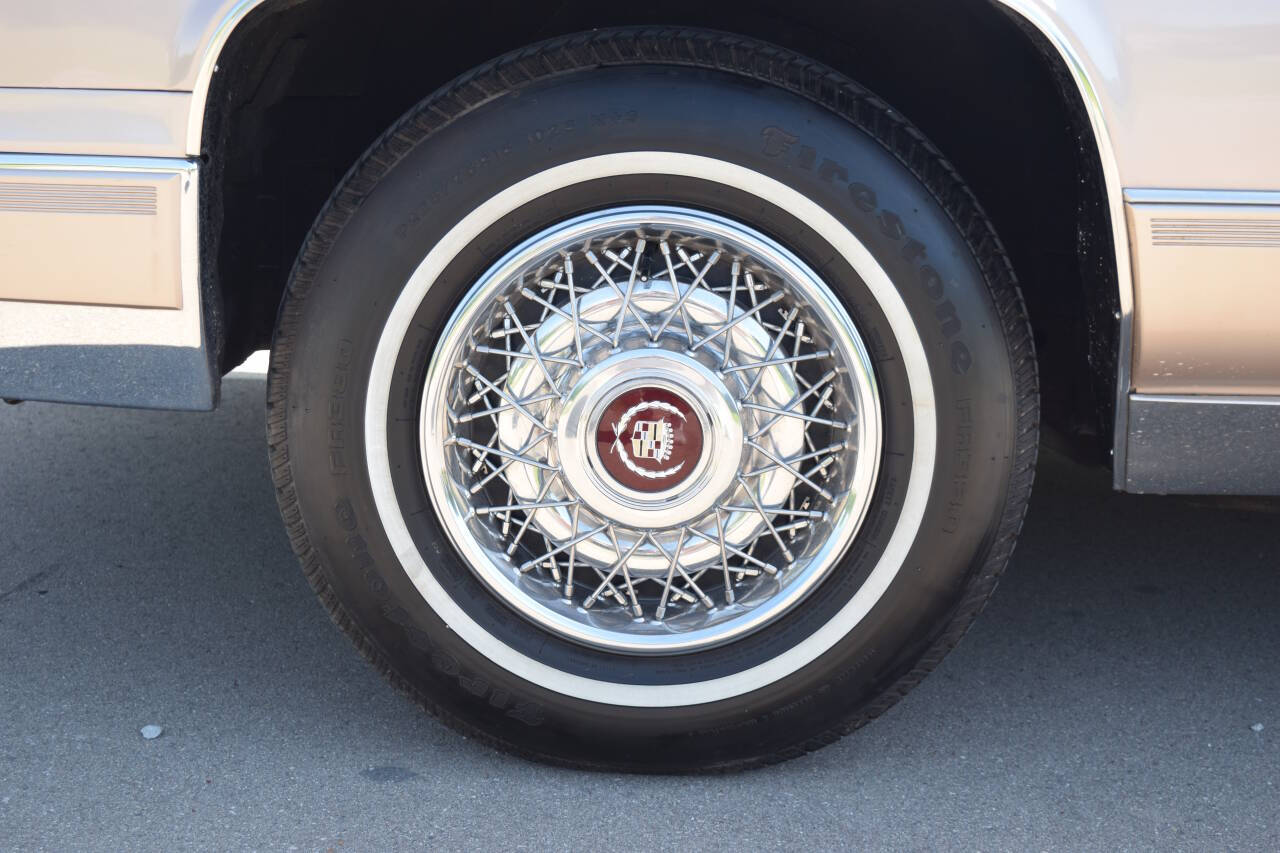 1991 Cadillac Brougham 20