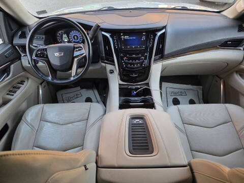 2018 Cadillac Escalade Luxury