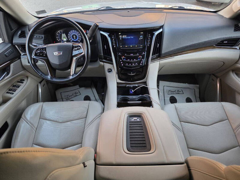 2018 Cadillac Escalade Luxury