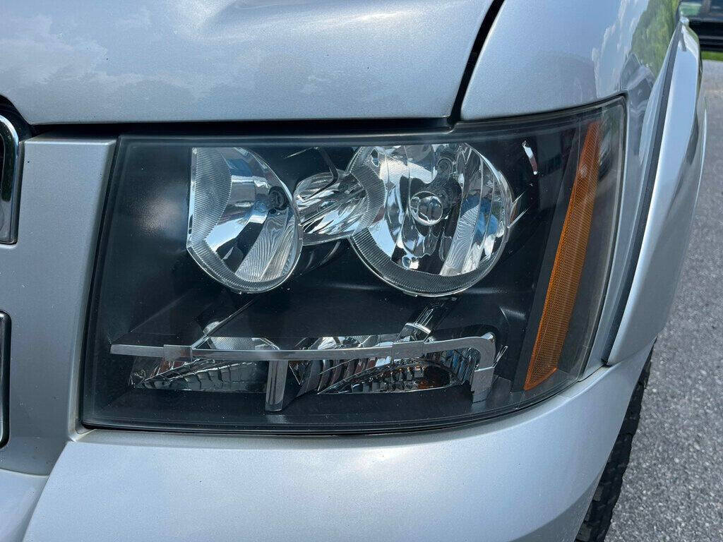 2013 Chevrolet Suburban 10