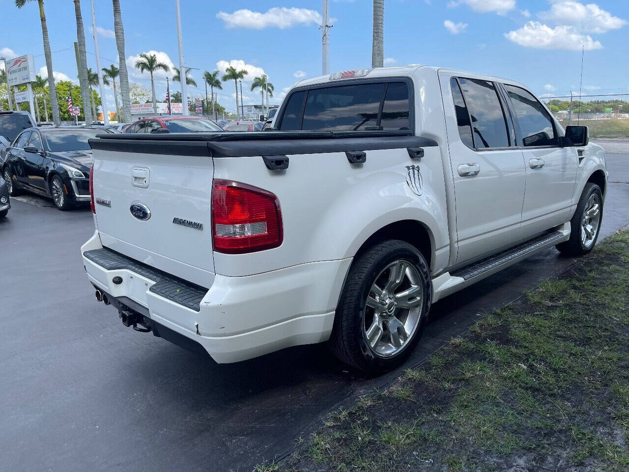 2009 Ford Explorer Sport Trac  - $13,900