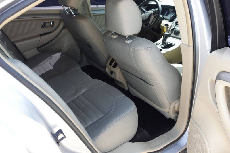 2015 Ford Taurus