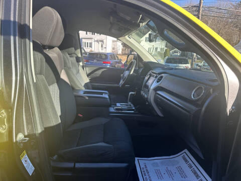 2017 Toyota Tundra SR5