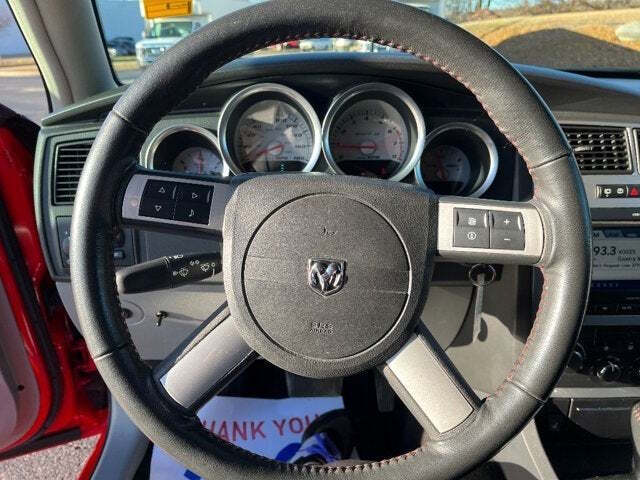 2007 Dodge Magnum 34