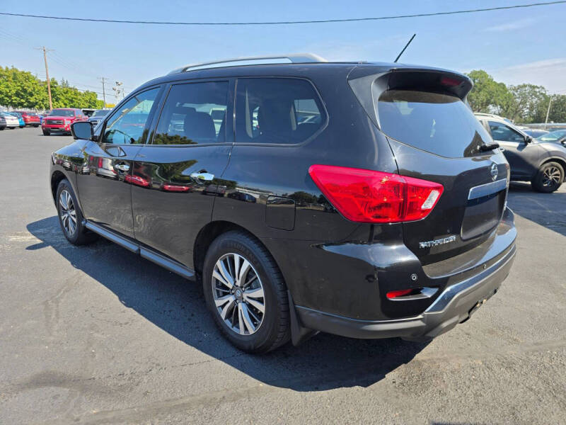 2017 Nissan Pathfinder