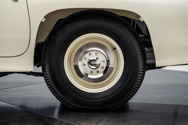 1957 Ford Thunderbird