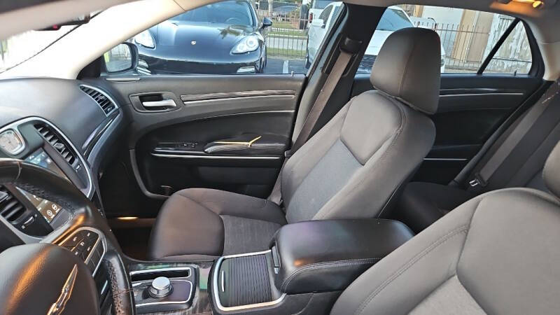 2019 Chrysler 300 Touring