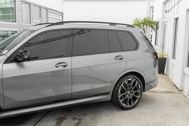 2023 BMW X7 5