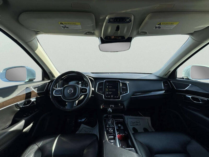 2019 Volvo XC90 T6 Momentum