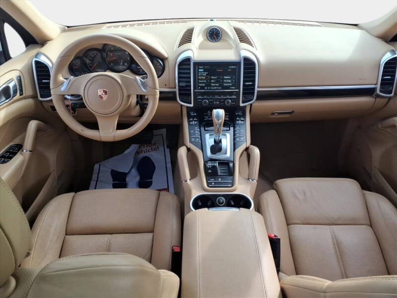 2014 Porsche Cayenne Platinum