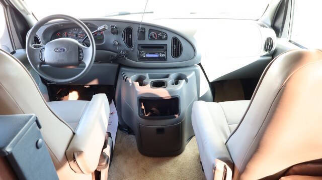 2004 Ford E-Series E-450 SD