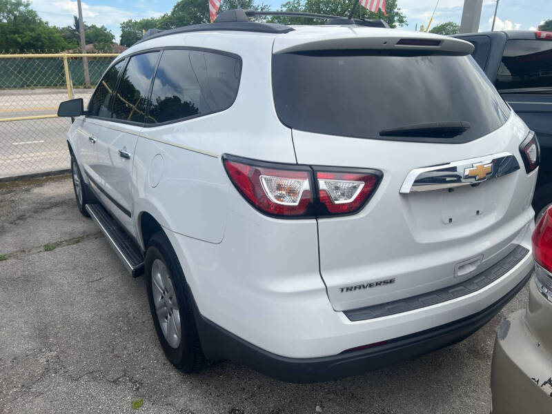 2017 Chevrolet Traverse LS