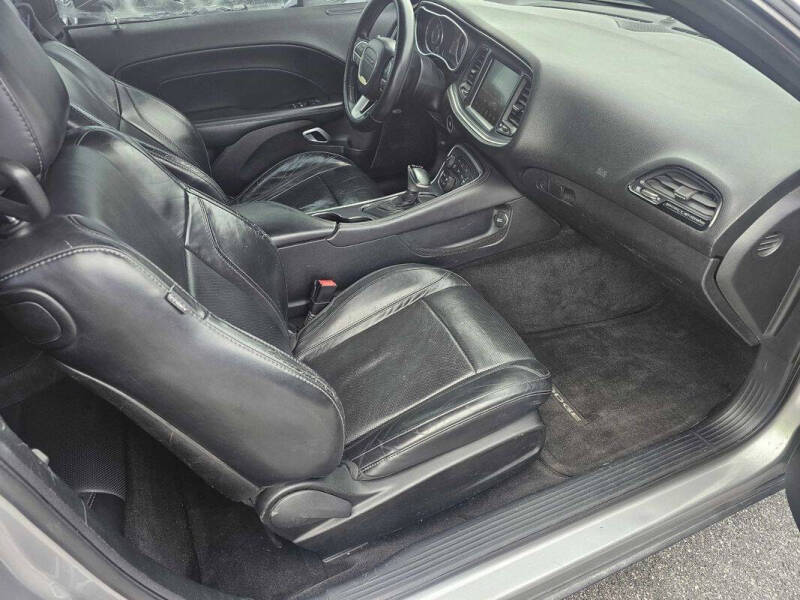 2015 Dodge Challenger SXT Plus