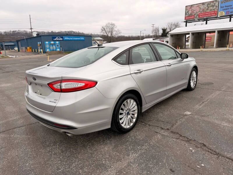 2016 Ford Fusion Hybrid SE