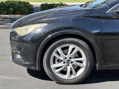 2017 Infiniti QX30 Premium