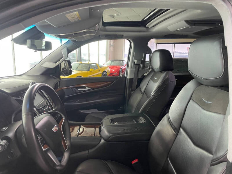 2017 Cadillac Escalade Luxury