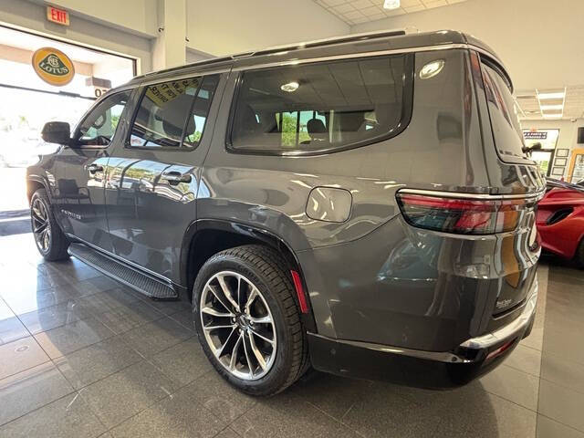 2022 Jeep Wagoneer 3