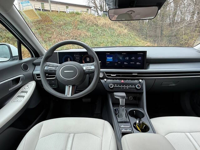 2025 Hyundai Sonata SE