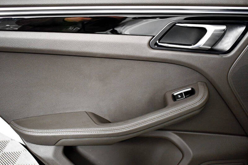 2016 Porsche Macan S