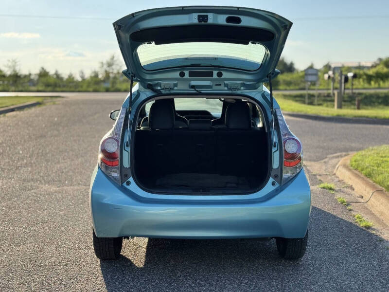 2013 Toyota Prius c One